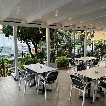 Harilla Hotel