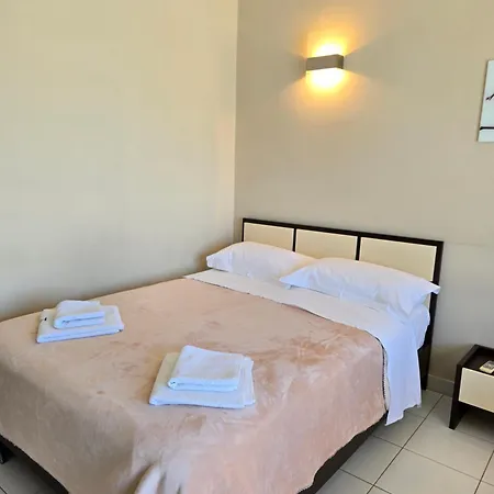 Harilla Hotel *