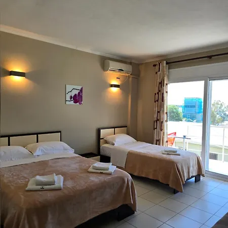 Harilla Hotel *